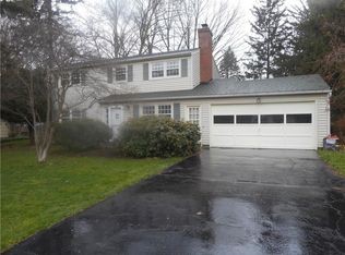 77 Royal View Dr, Rochester, NY 14625