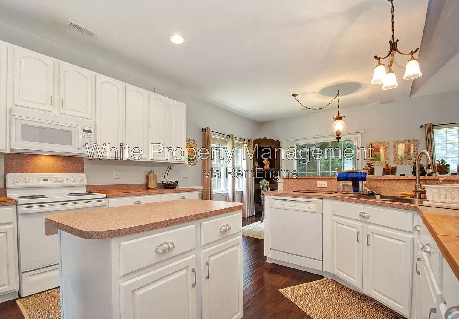 4 bed, 2.5 bath, 2885 sqft, $2,995 — Photo 4