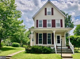 128 Sycamore Rd, Riegelsville, PA 18077