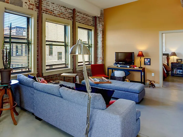 Metropolitan Artist Lofts — Photo 20