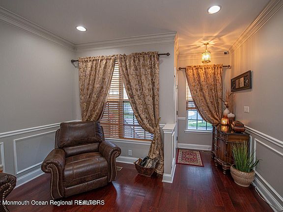 5th image of 109 Brookfield Dr