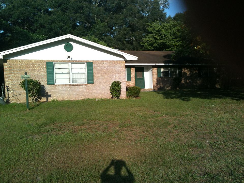 1st image of 371 SW Thurman Ter