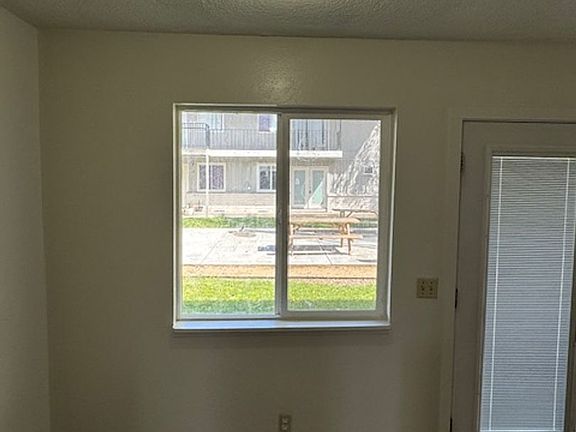 5th image of 624 Berrydale Ave #24