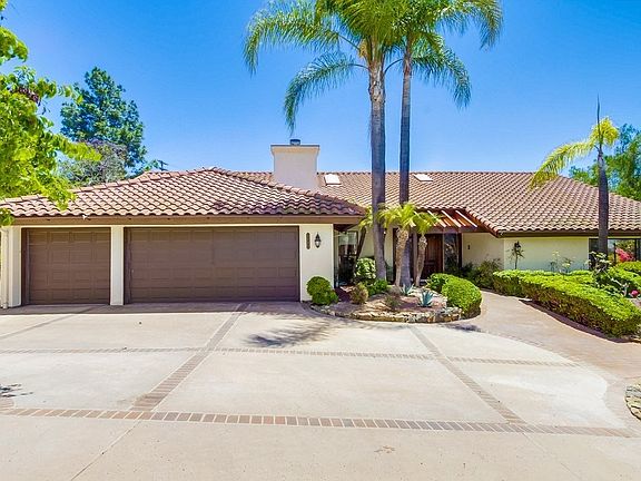 2nd image of 6993 Del Cerro Blvd