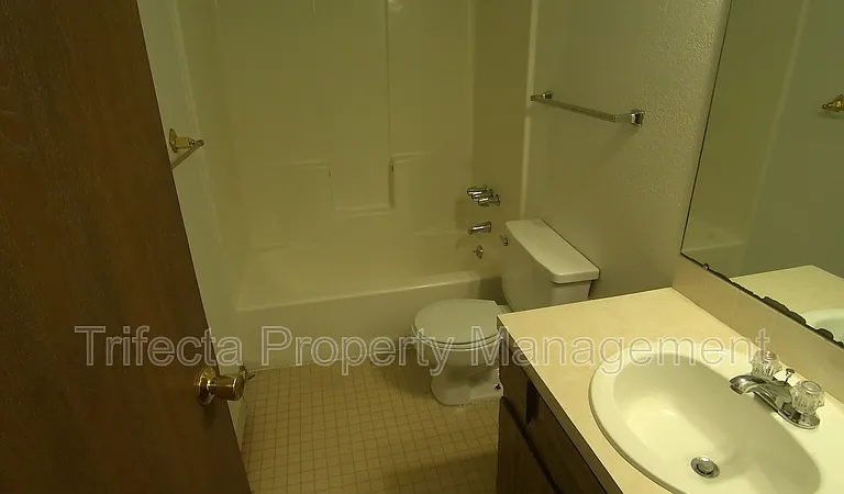 4953 Basswood Dr — Photo 9