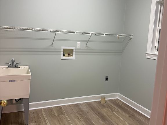 2nd image of 312 Mountain Lake Cir