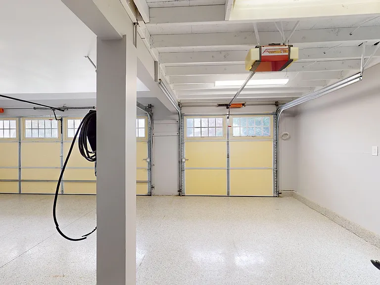 3 Car Garage