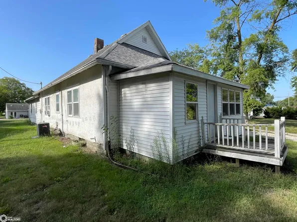 1102 D Ave W, Oskaloosa, IA 52577