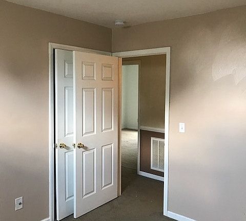 3rd image of 4403 Surrey Ave NW