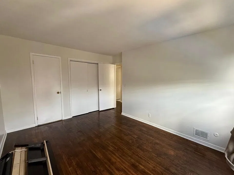 18 Zabriskie Ave #2