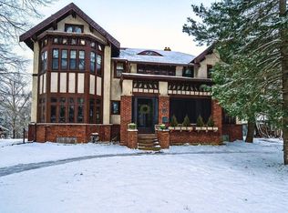 329 Park Cir SE, Menomonie, WI 54751