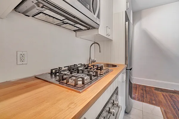 Rented by Avi Nash Associates | media 15