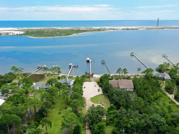 492 Parish Blvd, Mary Esther, FL 32569