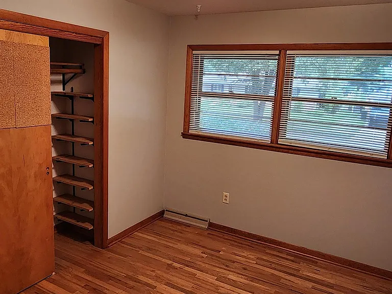 311 Margaret Ave — Photo 9