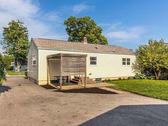 4th image of 4289 Brookgrove Dr