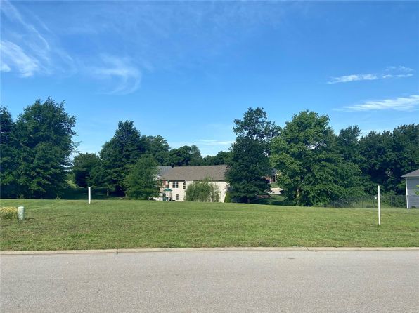 501 Wedgewood Ln, Trenton, IL 62293