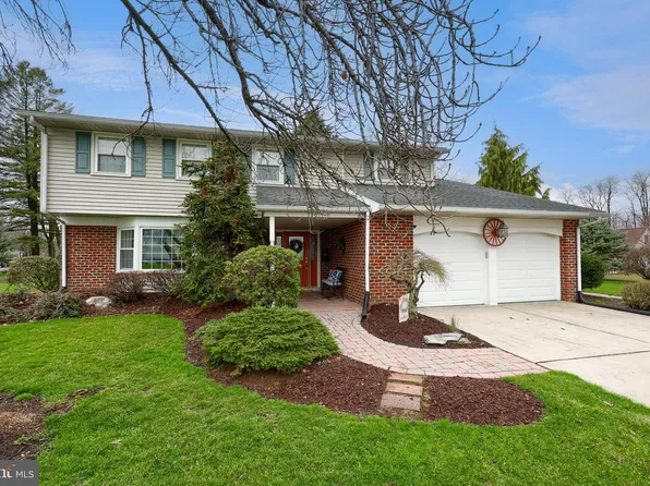 701 Colony Dr, Palmyra, PA 17078