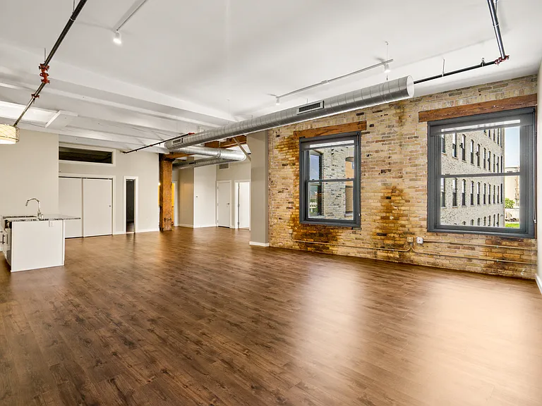 Finishing House