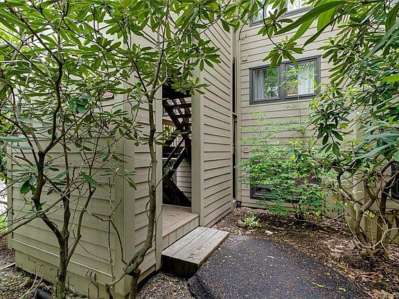 4th image of 111 Eagles Ct #111