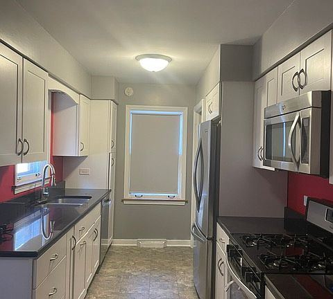 3rd image of 2351 Burr Oak Ave