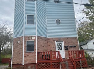 5 Webster Pl #2, Worcester, MA 01603