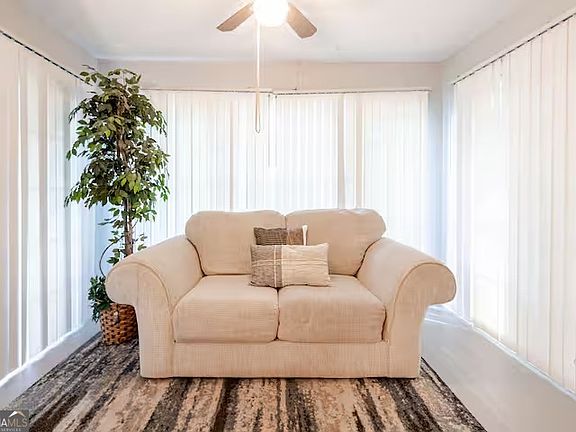 3rd image of 1312 Brockett Pl