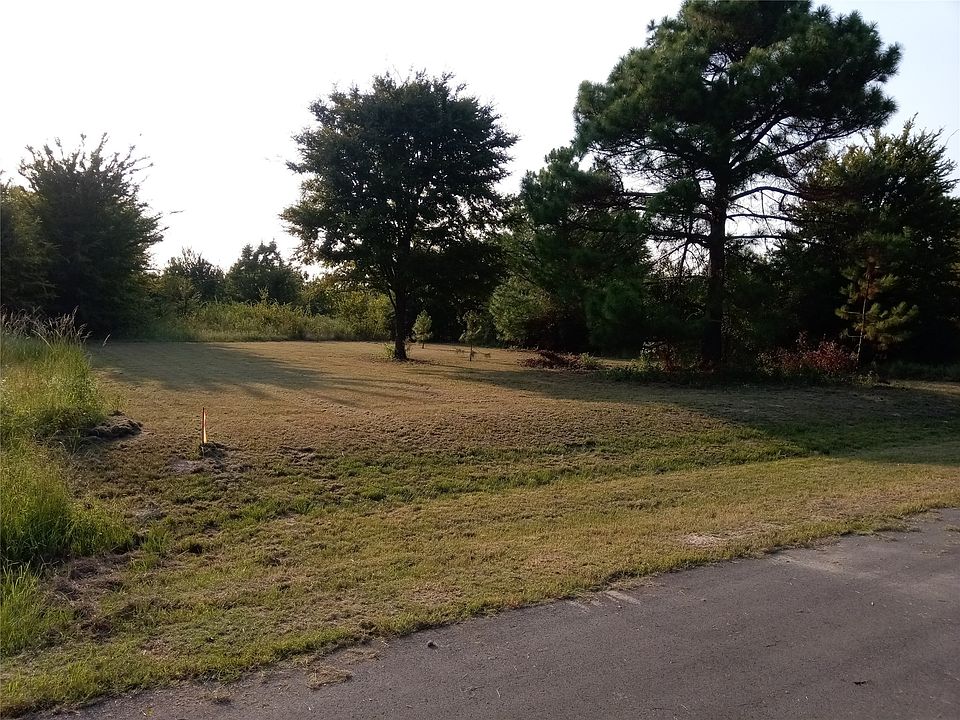 1st image of 533 Tahiti Ln