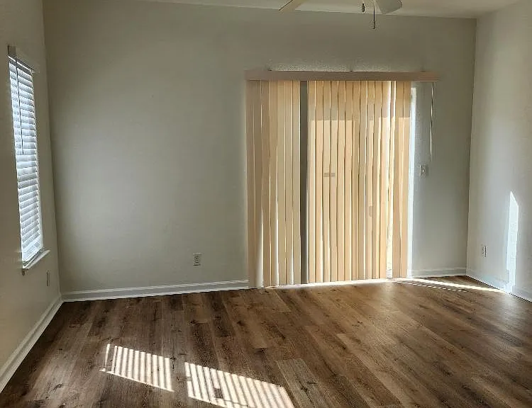 1420 Deborah Ln — Photo 3