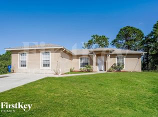 3018 33rd St SW, Lehigh Acres, FL 33976