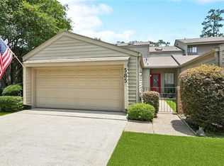585 Beau Chene Dr, Mandeville, LA 70471
