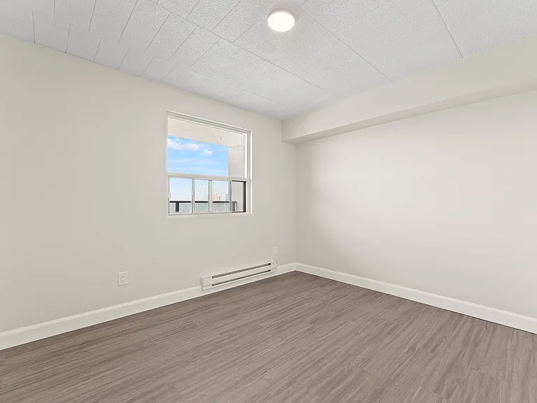 101 Langlois Ave — Photo 16