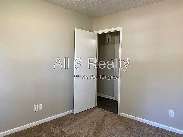 306 Oakwild Dr — Photo 15