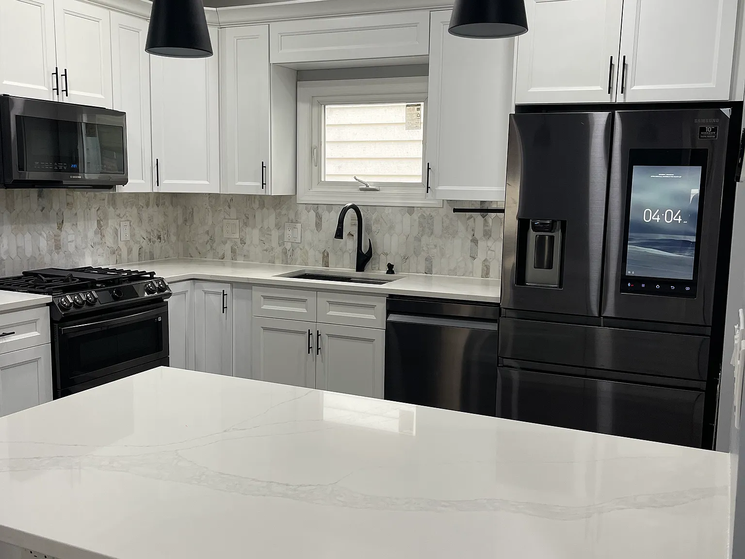 3 bed, 1284 sqft, $3,200 — Photo 1