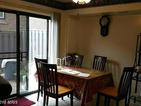 2nd image of 3833 Joshua Pl #D