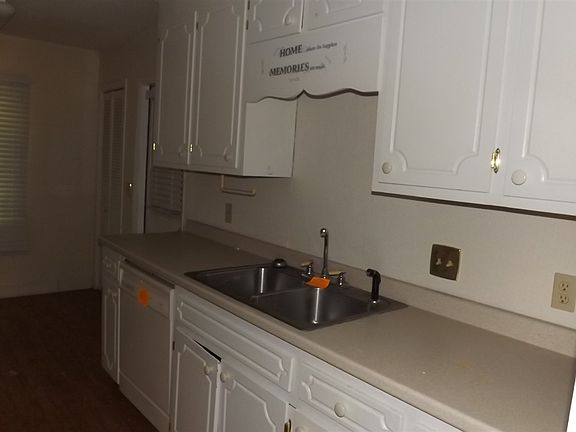 5th image of 313 Loyola Dr