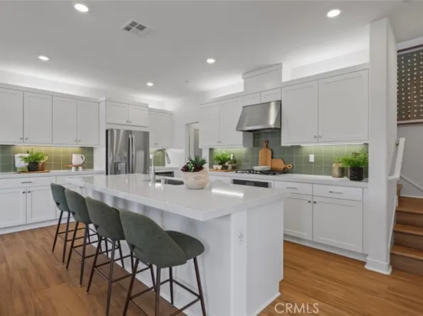 406 Checkerbloom Ln, Santa Paula, CA 93060
