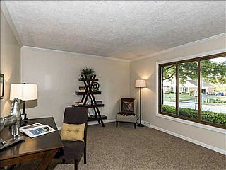 3rd image of 936 Ironwood Dr