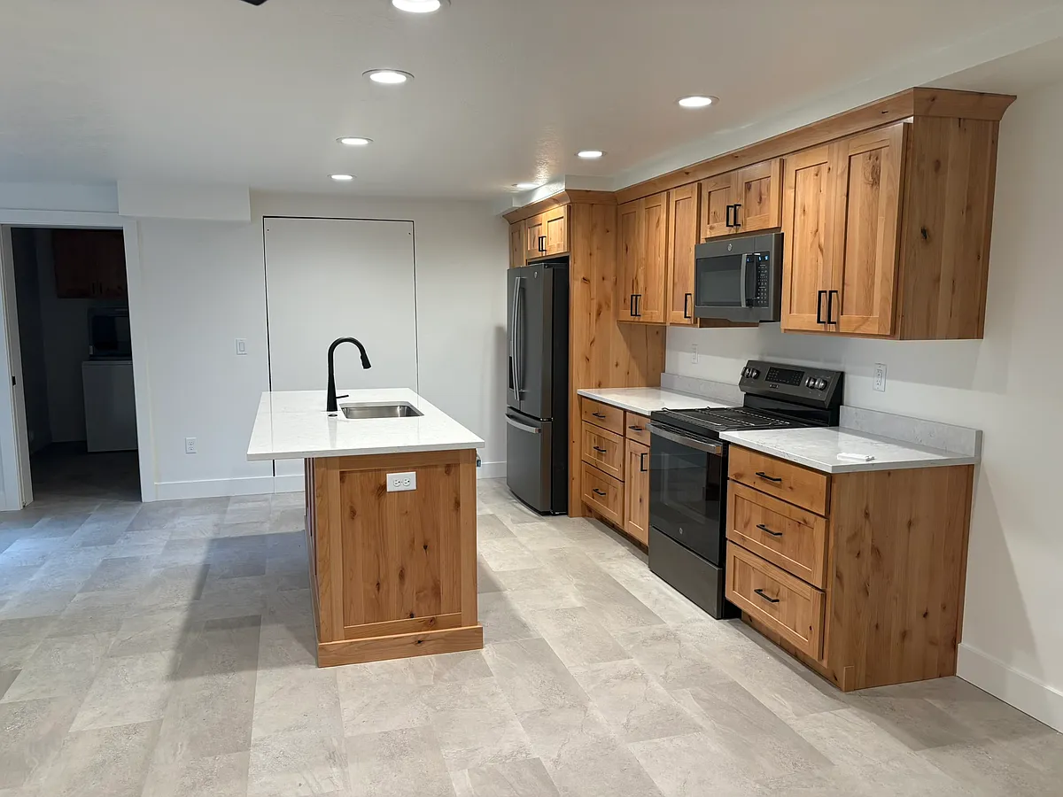 Building Photo - 1040 N 450 W