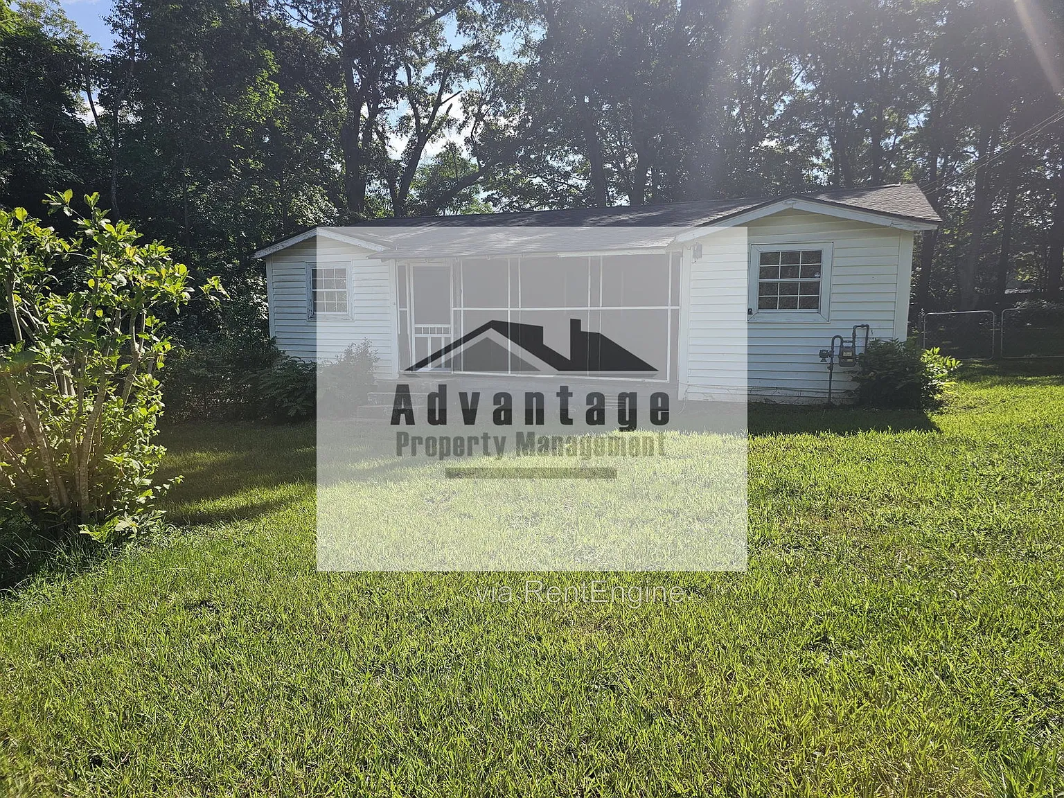2 bed, 1.0 bath, 994 sqft, $1,295 — Photo 1
