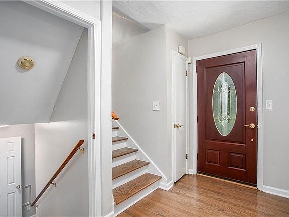 3rd image of 1768 Briarlake Cir