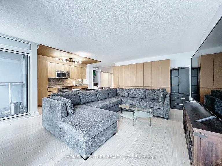 10 Capreol Ct #649 — Photo 8