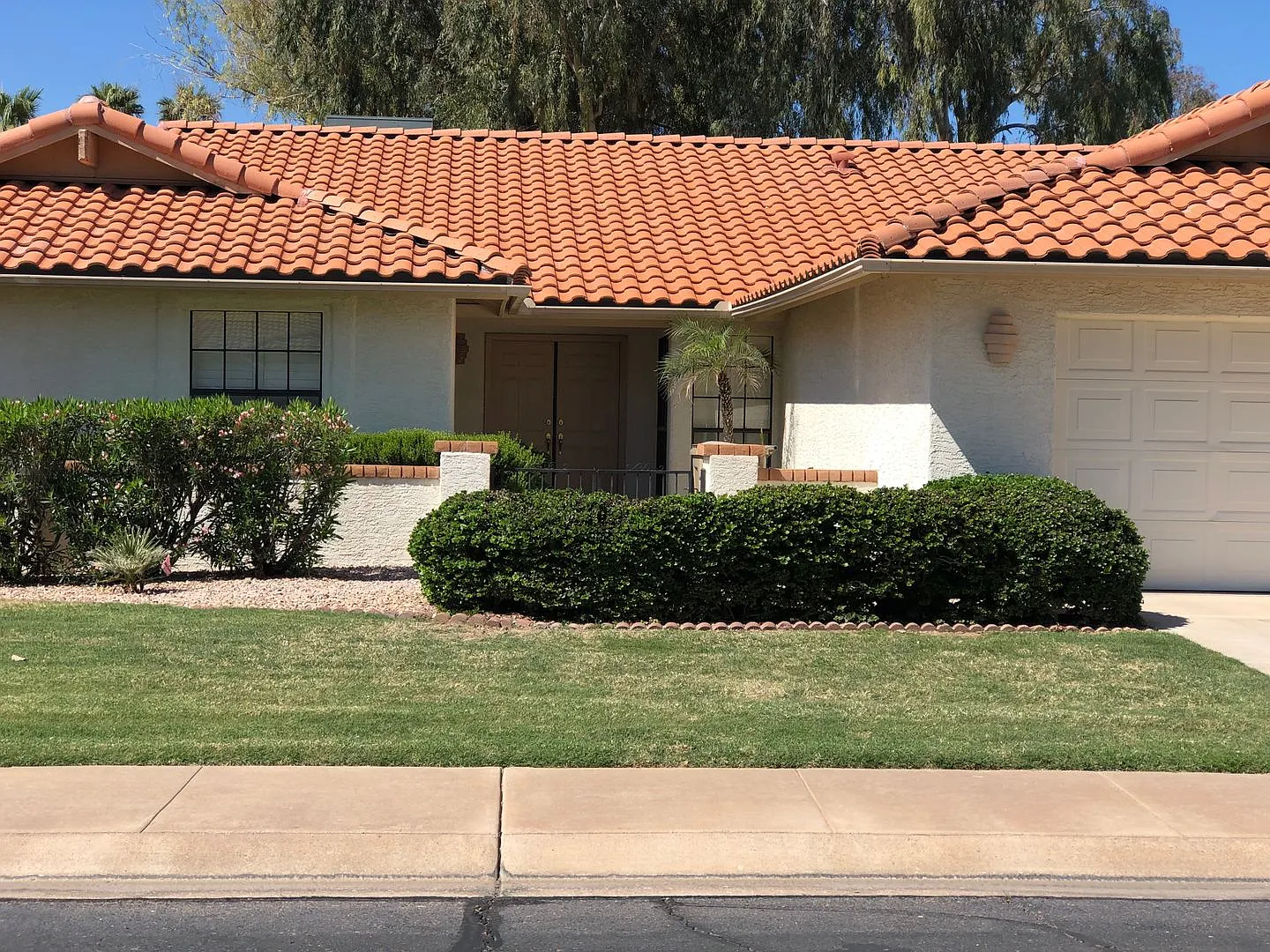 Amazing Golf Course Home in 45+ Active Adult Resort Community Available for April 16, 2026 throug... — Photo 2