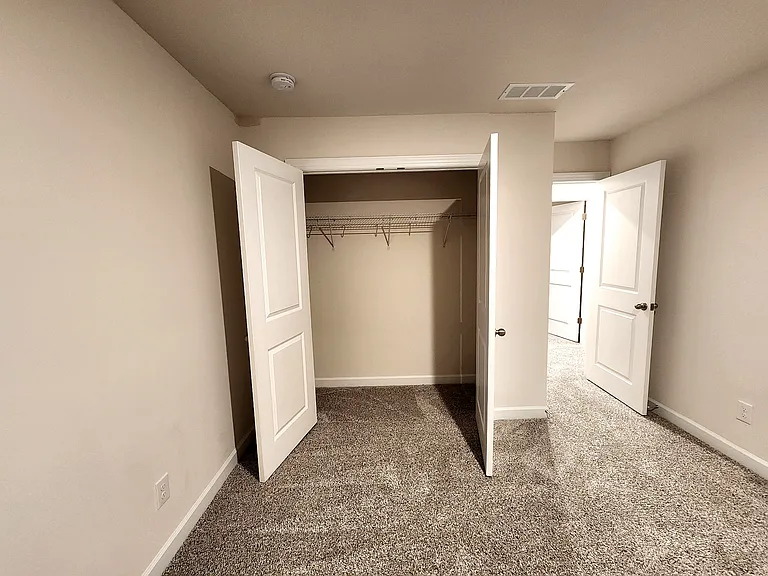 1071 Amberley Crossing Dr — Photo 15