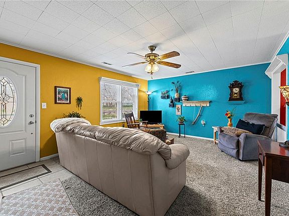 5th image of 108 N Madison St