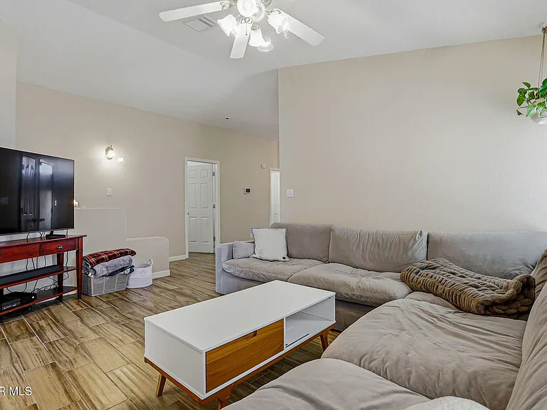 12928 Alfredo Apodaca — Photo 9