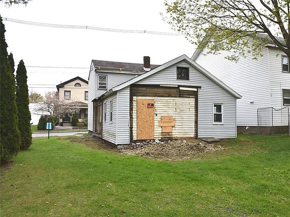 4th image of 838 Liberty St