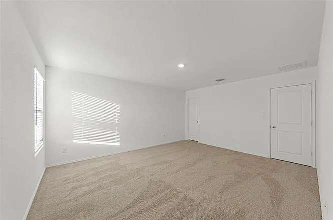5430 Longshadow Dr — Photo 5