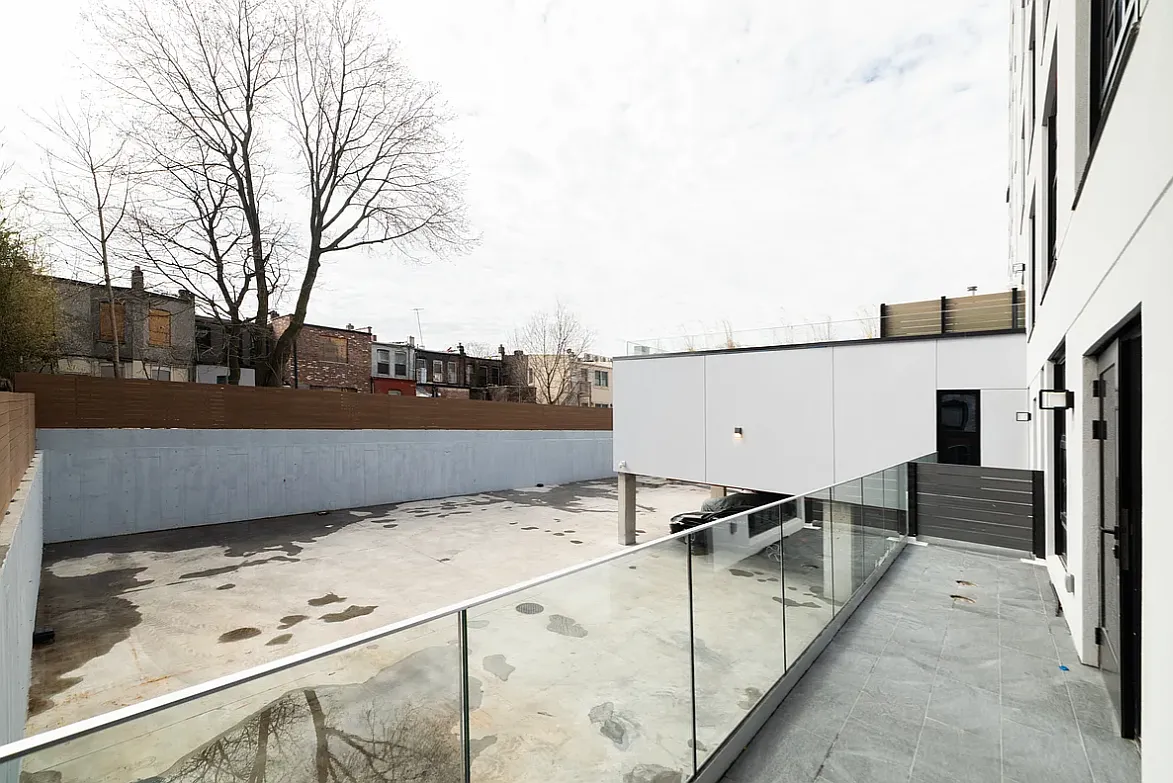 1120 Saint John's Place — Photo 4