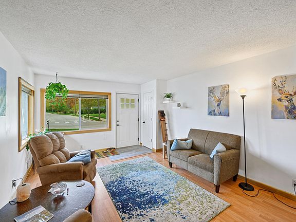 2nd image of 3401 Garfield St NE #3401