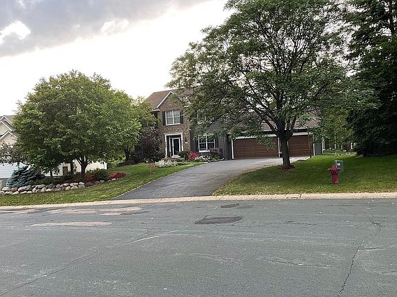 4th image of 861 Lake Susan Hills Dr
